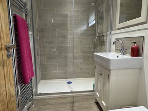 En suite- click for photo gallery